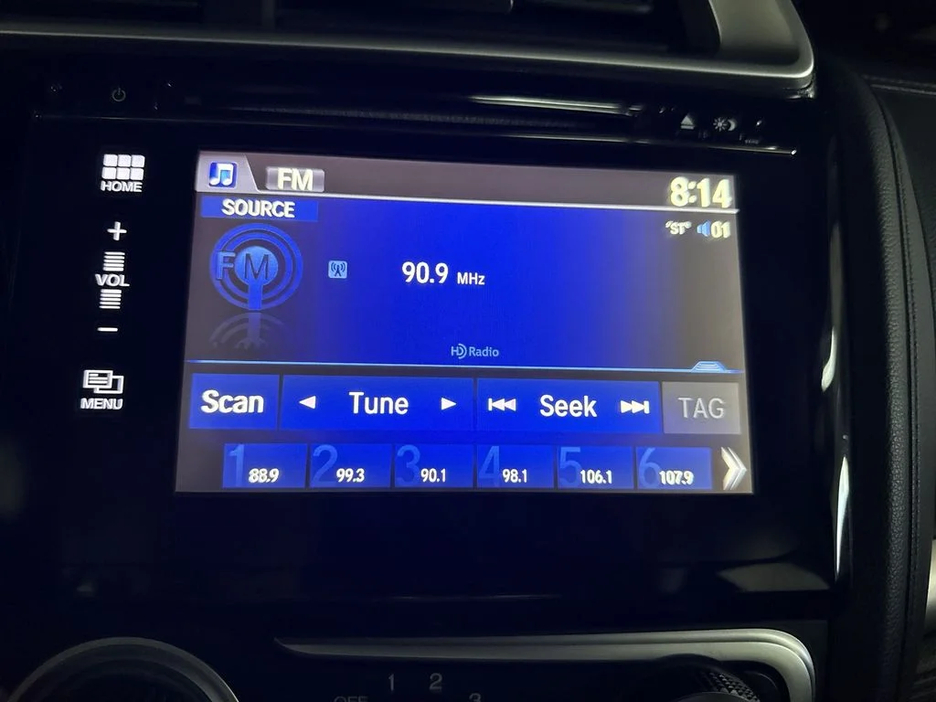 Used 2017 Lunar Silver Metallic Honda EX-L image 26
