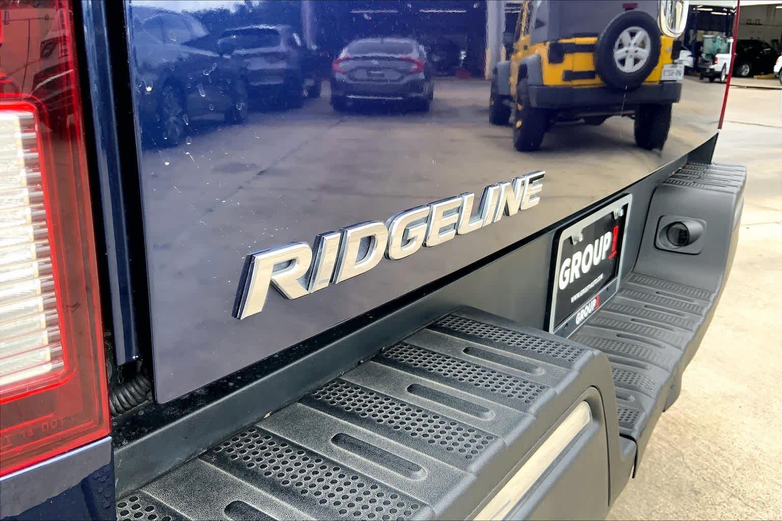 Used 2019 Obsidian Blue Pearl Honda RTL-T image 10