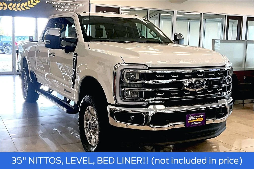 New 2026 Star White Metallic Tri-Coat Ford F-250® Lariat® image 2