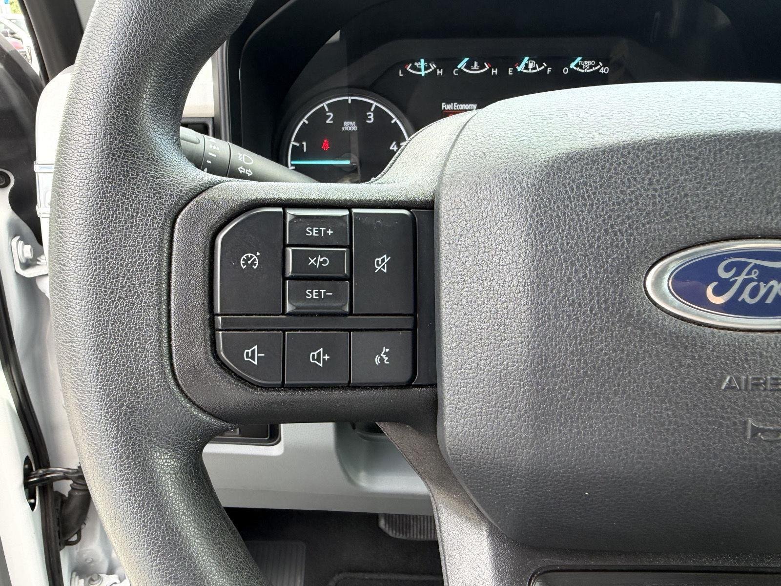 Used 2025 Oxford White Ford XLT image 18