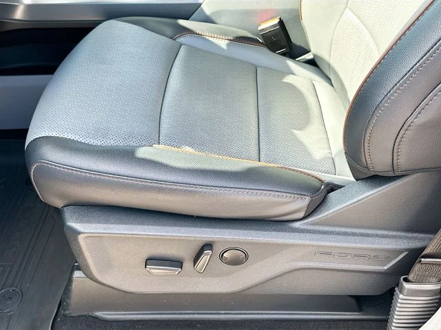 Used 2025 Silver Ford Lariat image 20