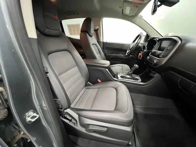 Used 2021 Gray GMC AT4 w/Cloth image 25