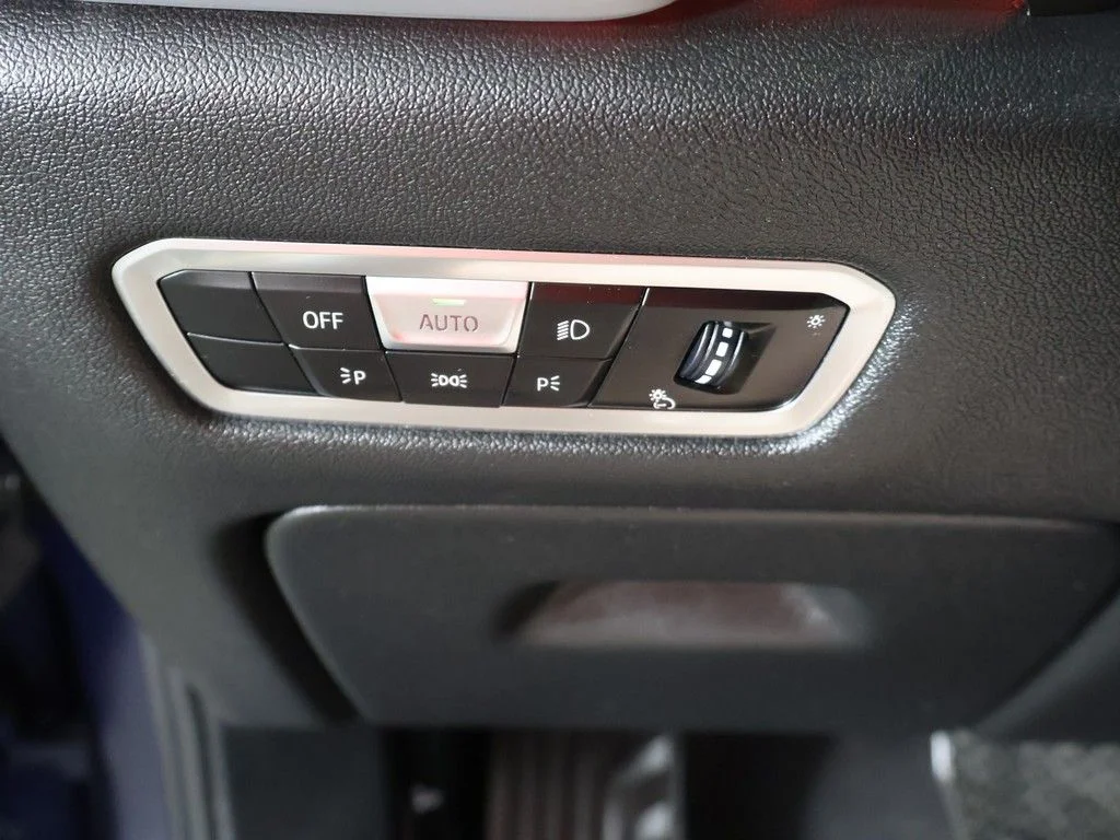 Used 2022 Blue BMW xDrive40i image 37