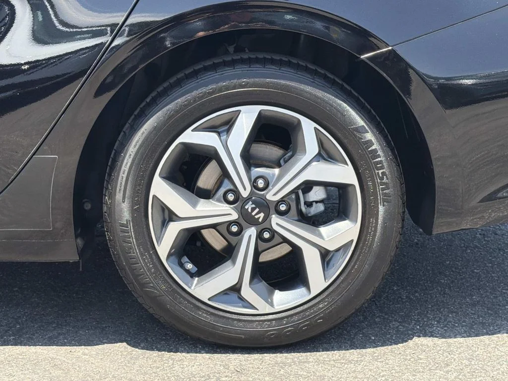 Used 2021 AURORA BLACK Kia LXS image 29