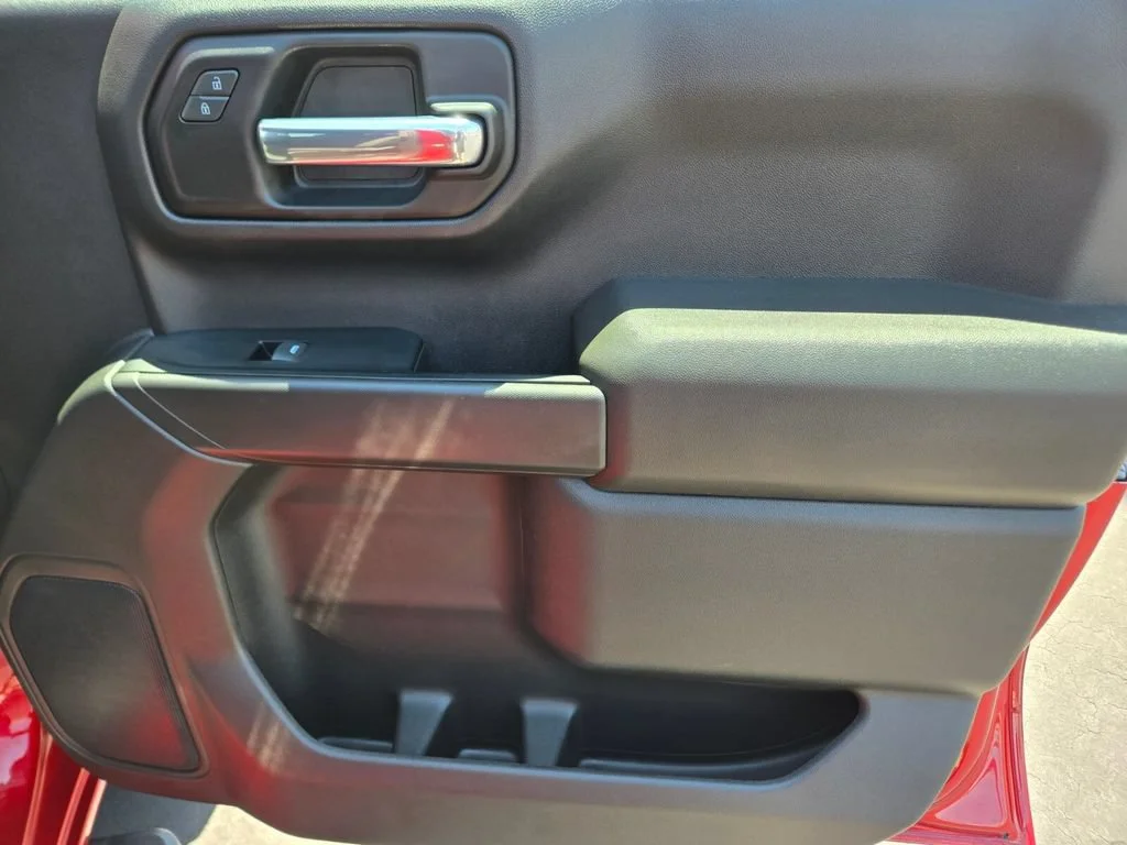 Used 2022 Cherry Red Tintcoat Chevrolet Custom image 17