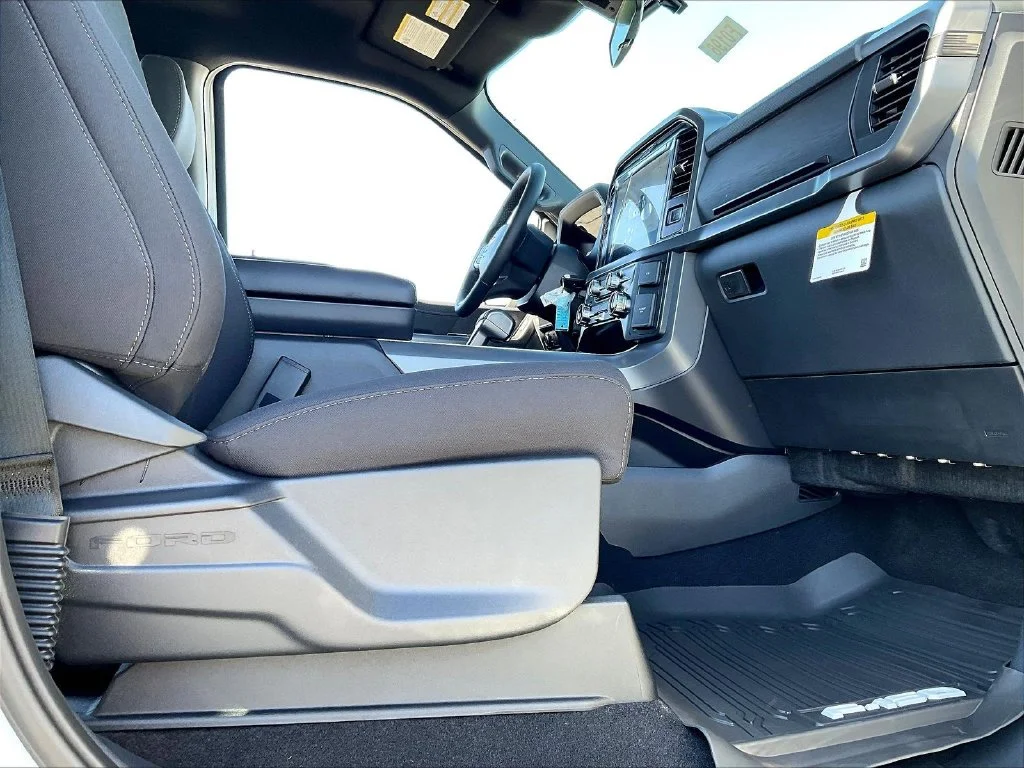 New 2026 Avalanche Ford XLT image 12