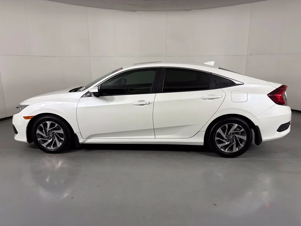 Used 2018  Honda EX image 5