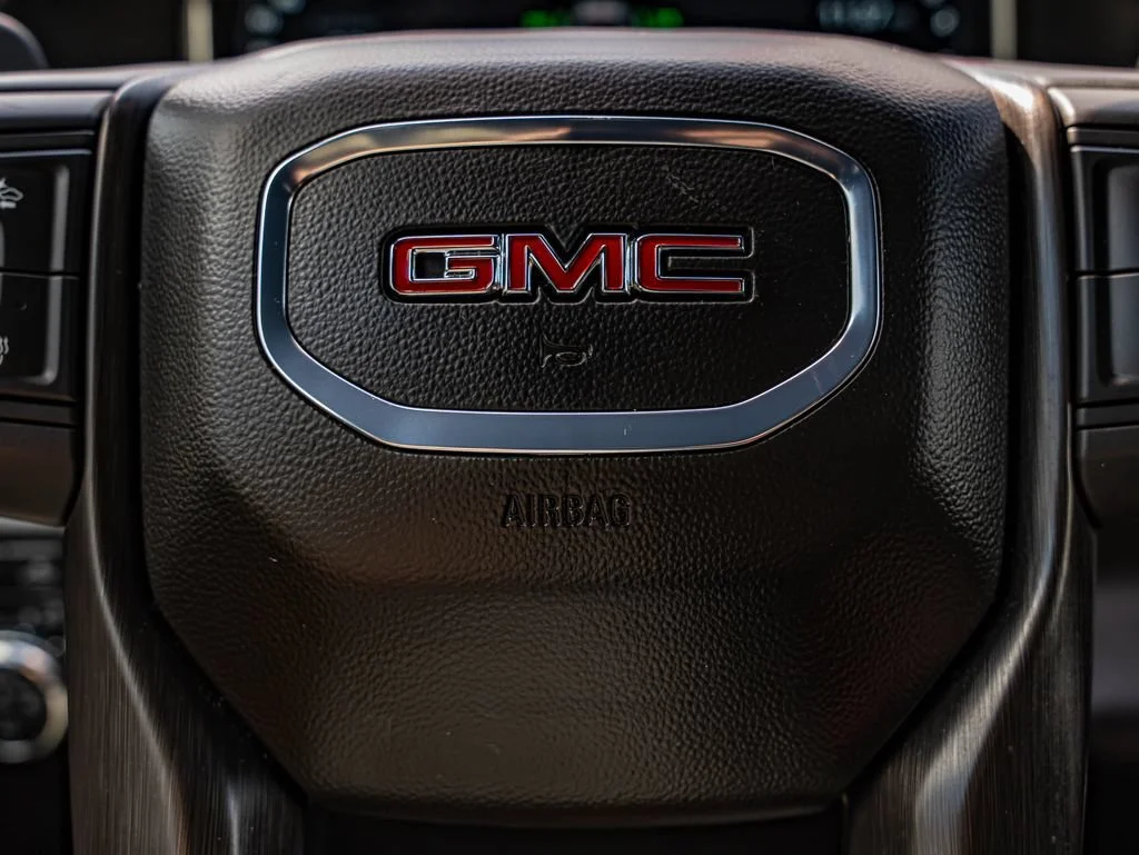 Used 2024 Sterling Metallic GMC AT4 image 31