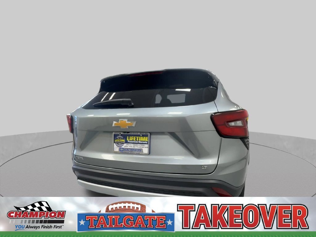 2024 Chevrolet Trax LT - Photo 10