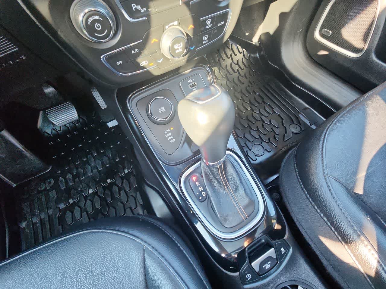 Used 2021 Pearl White Tri-Coat Jeep Limited image 19