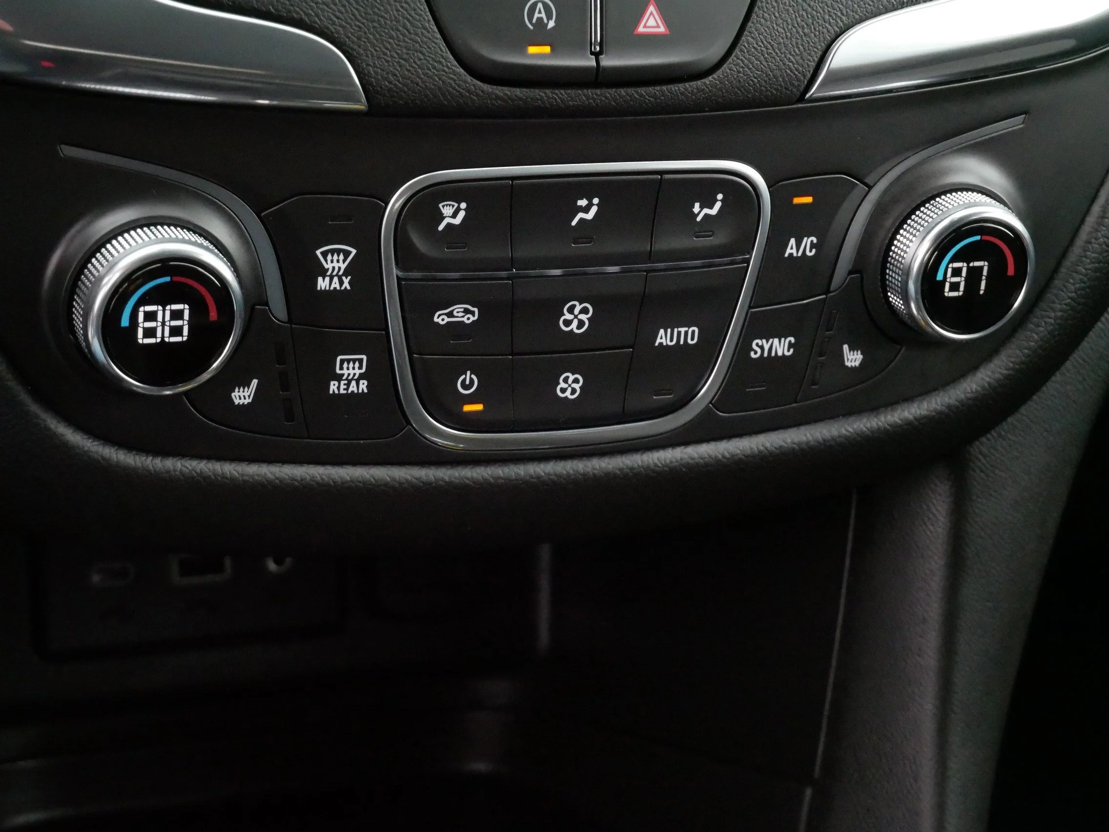 Used 2024 Summit White Chevrolet LT image 23