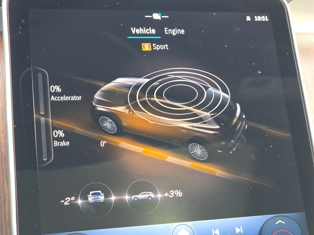 New 2027 Polar White Mercedes-Benz GLC 300 image 8
