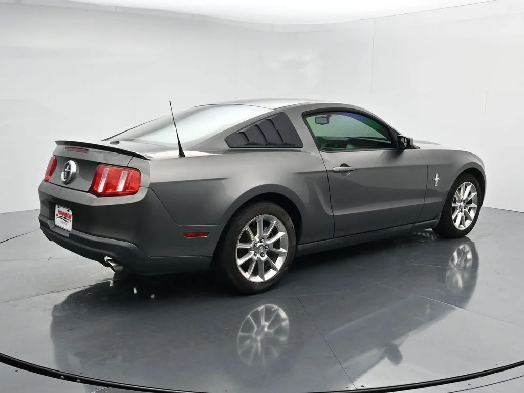Used 2011  Ford V6 Premium image 7