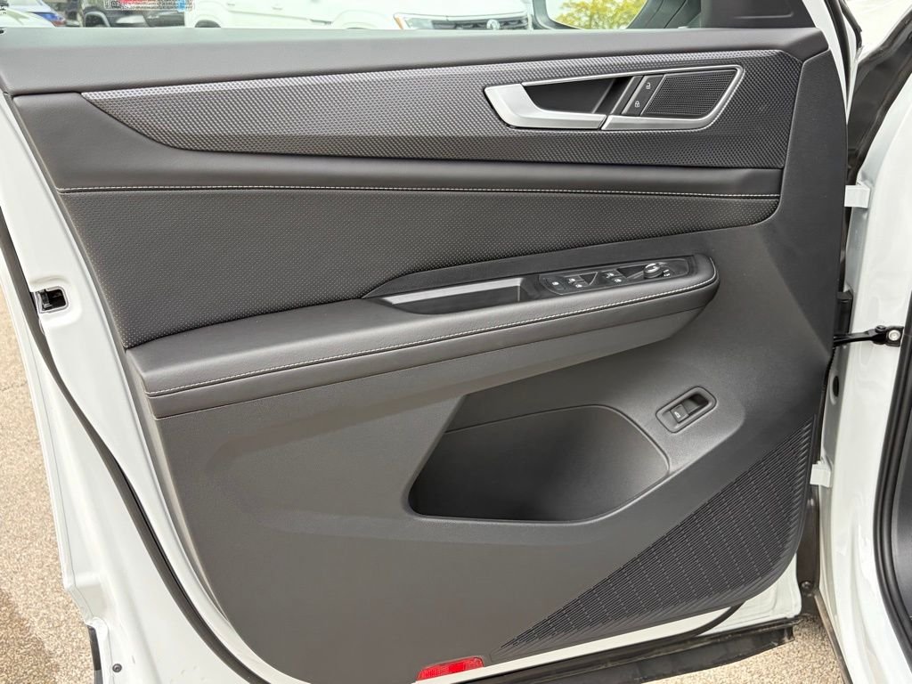 New 2026 Opal White Pearl Volkswagen 2.0T SEL image 12