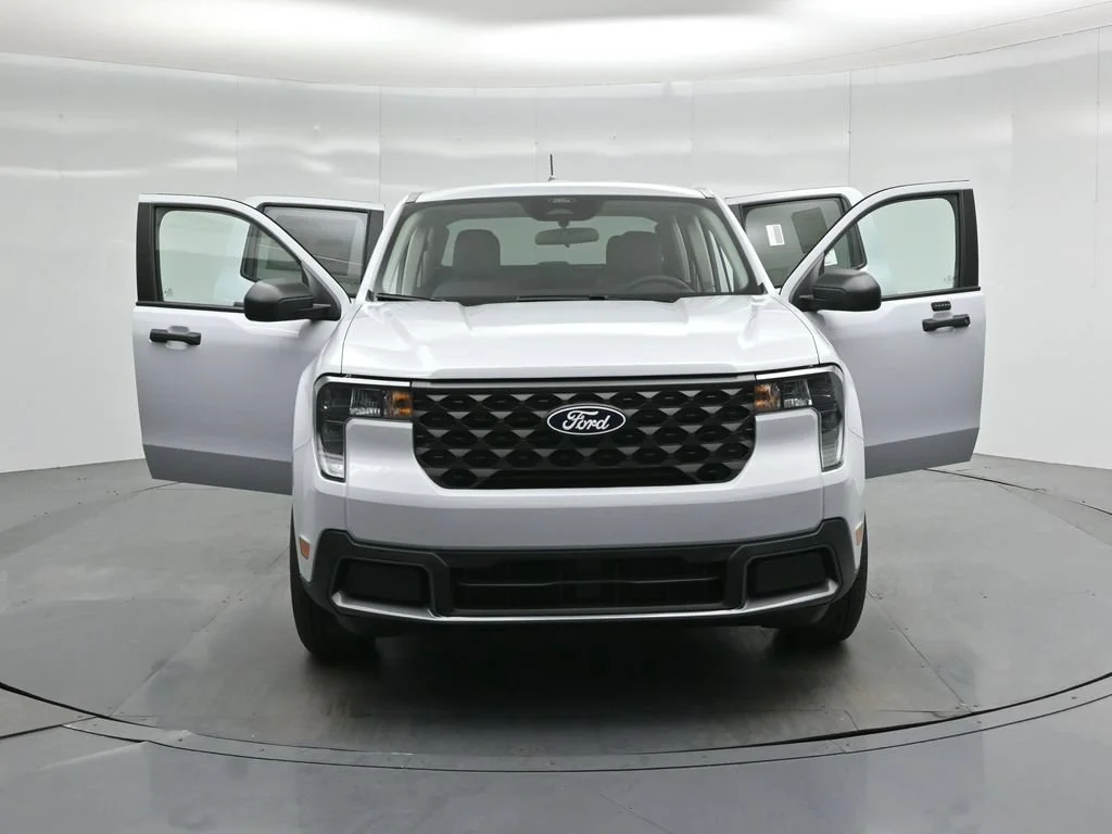 New 2026 Space White Metallic Ford XLT image 24