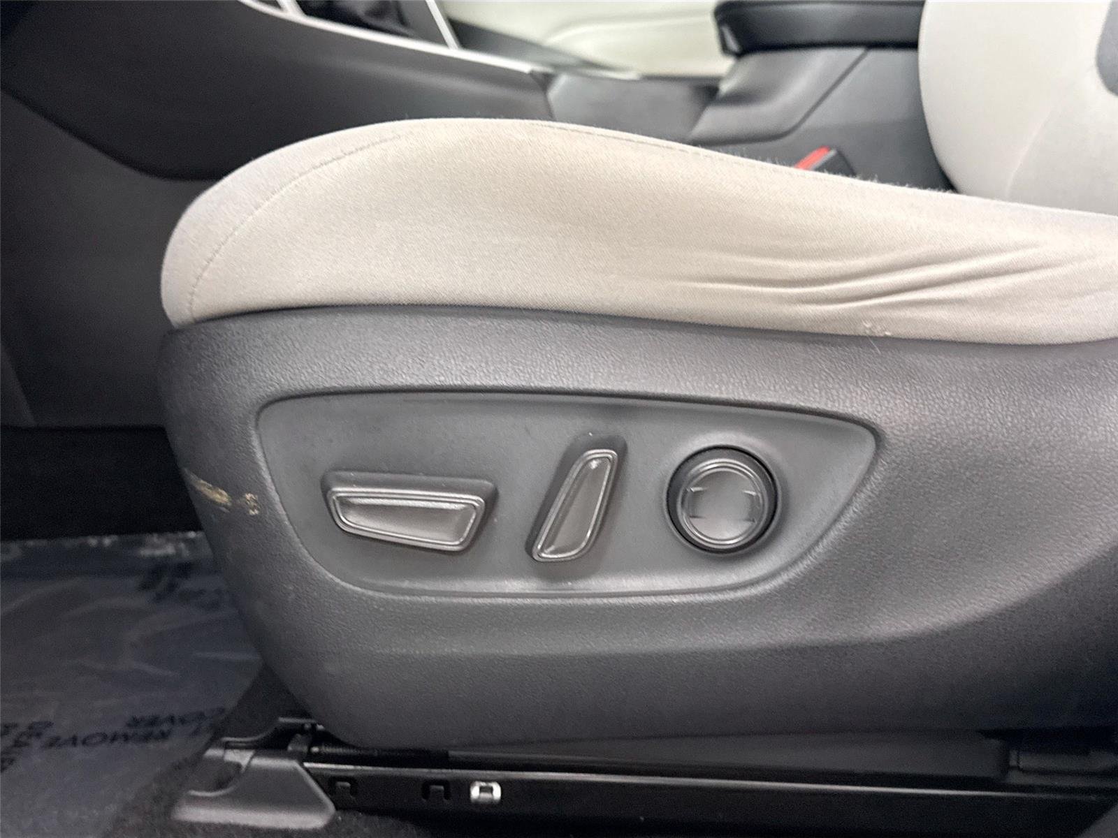 Used 2022 Silver Sky Metallic Toyota XLE image 26