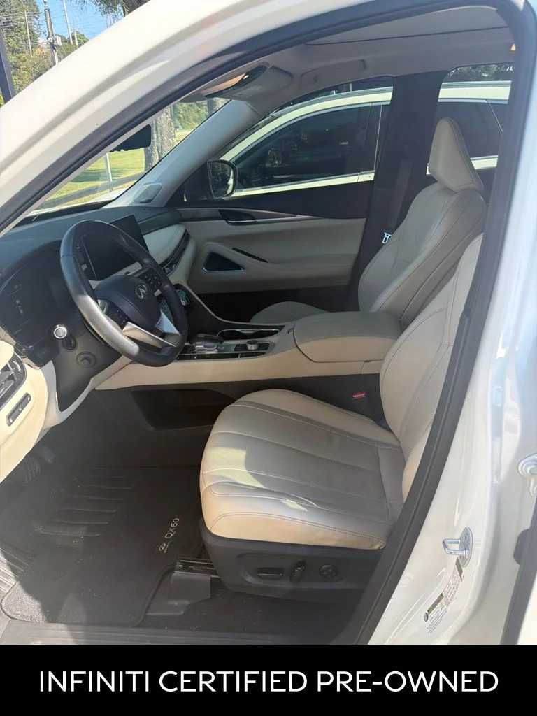 Certified Used 2023 Majestic White INFINITI LUXE image 2