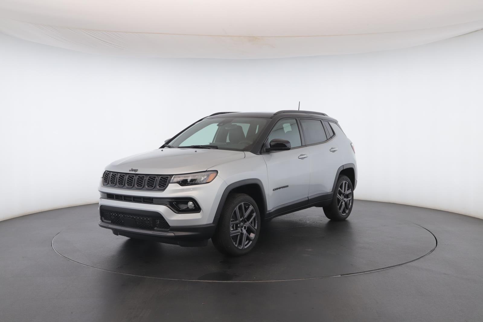 New 2026 Silver Zynith Metallic Clearcoat Jeep Limited image 39