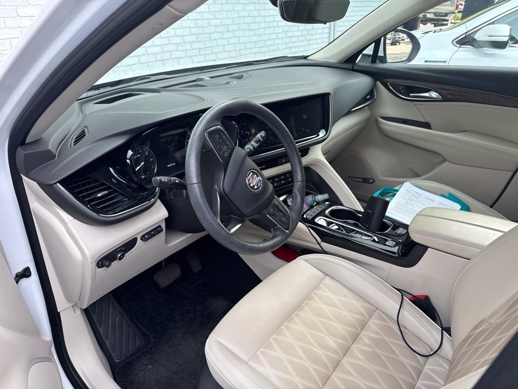 Used 2023 WHITE FROST TRICOAT Buick Avenir image 5