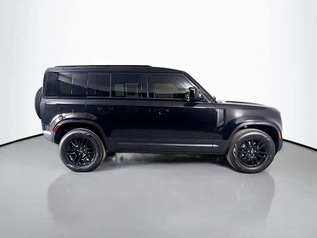Used 2025 Black Land Rover S image 4