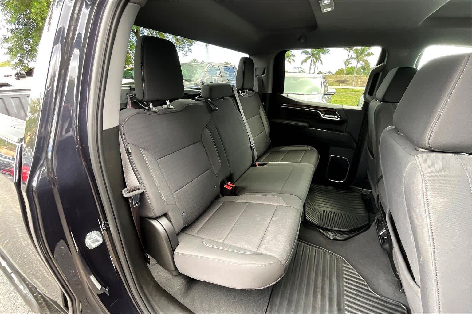 2023 Chevrolet Silverado 1500 LT - Photo 23