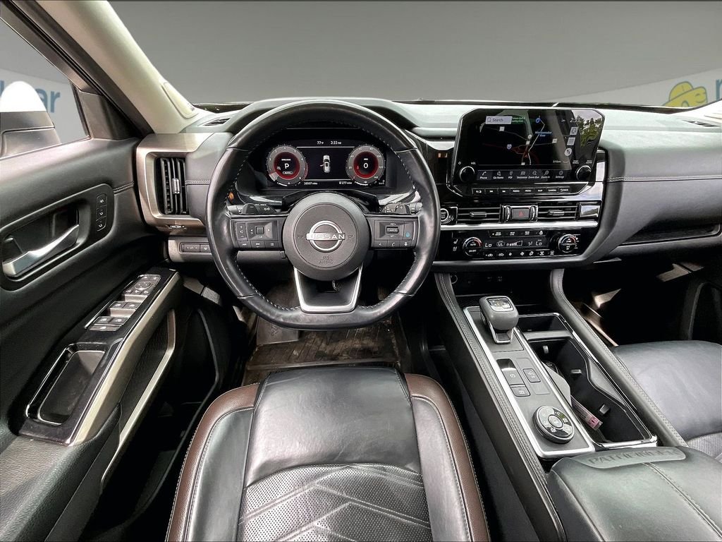 Used 2023 Pearl White Tricoat Nissan Platinum image 17