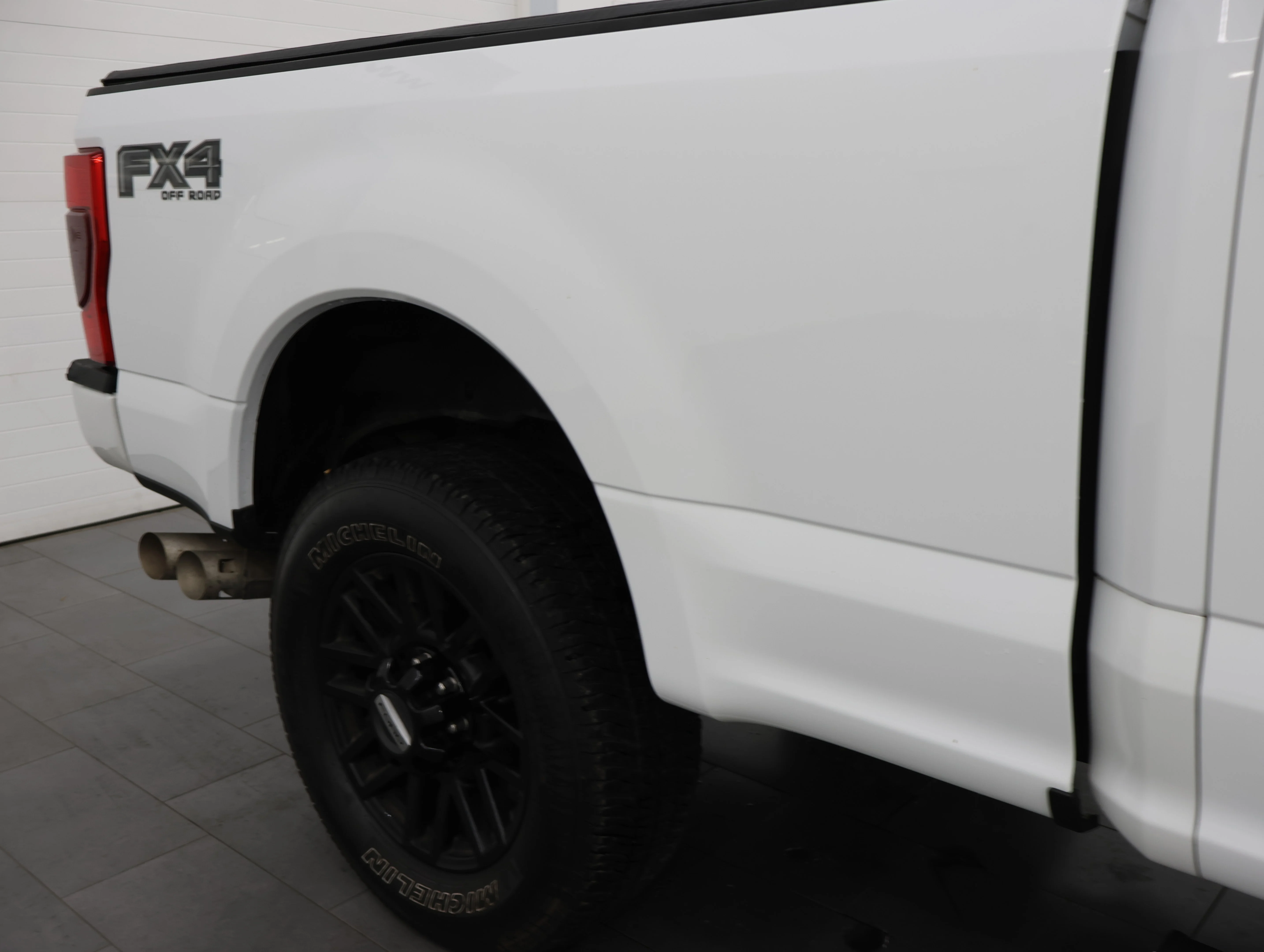 Used 2022 Oxford White Ford XLT image 24
