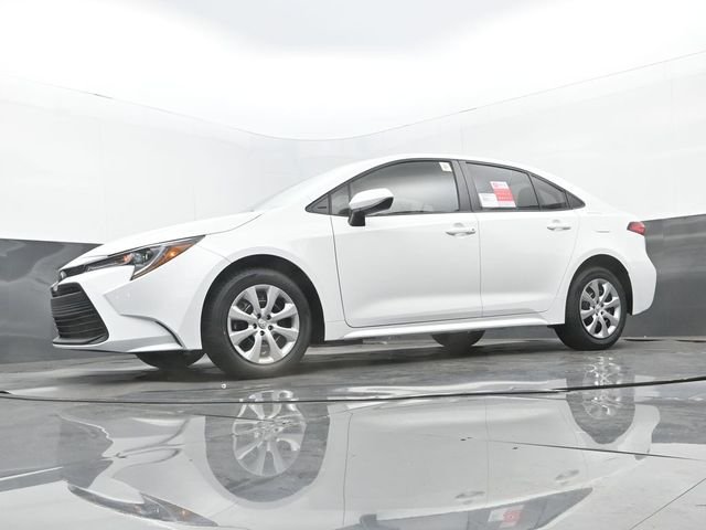 New 2026 Ice Cap Toyota LE image 25