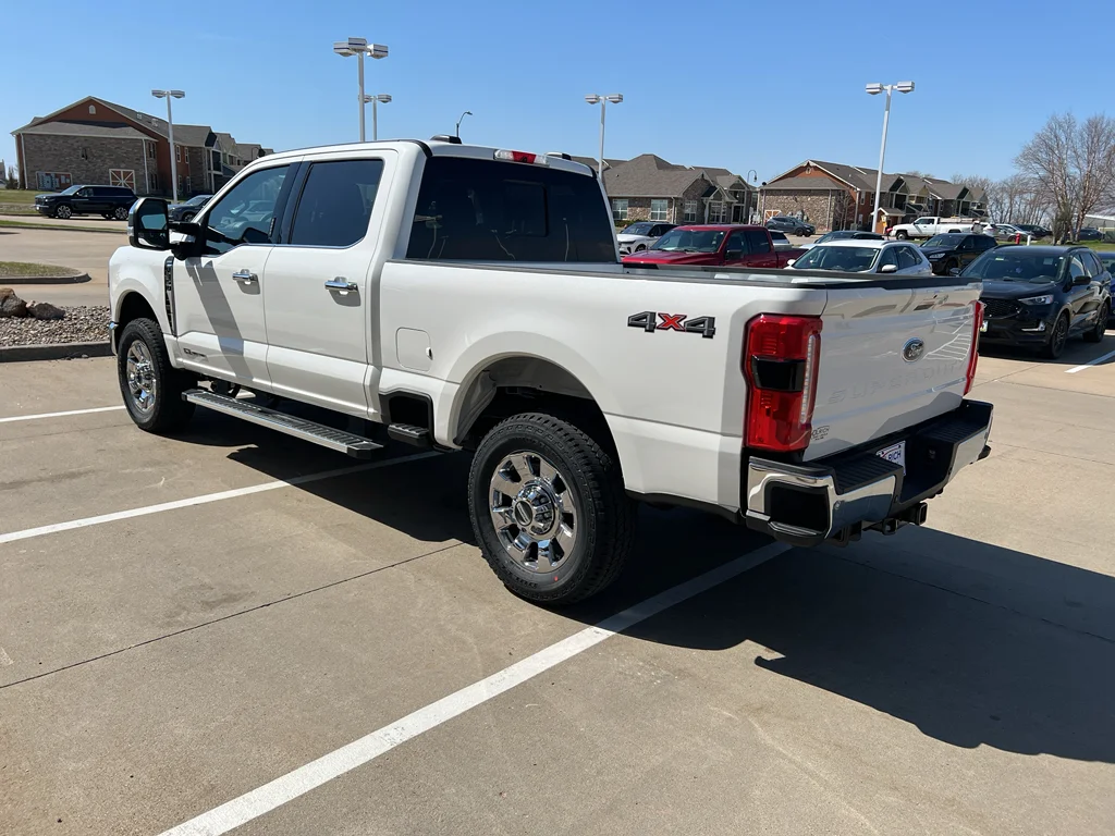 2026 Ford F-350 Super Duty Lariat - Photo 6