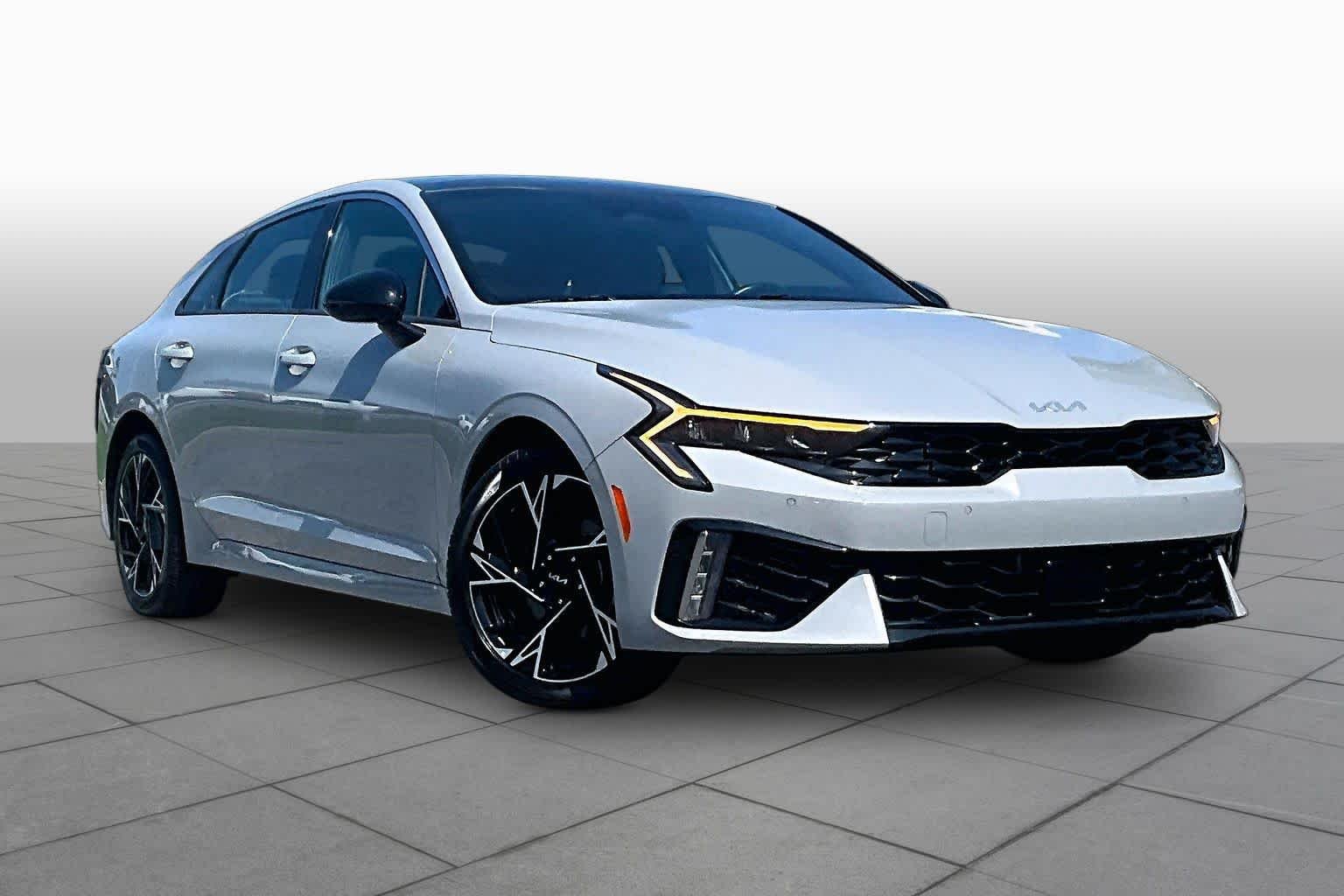 Used 2025 Wolf Gray Kia GT-Line image 3