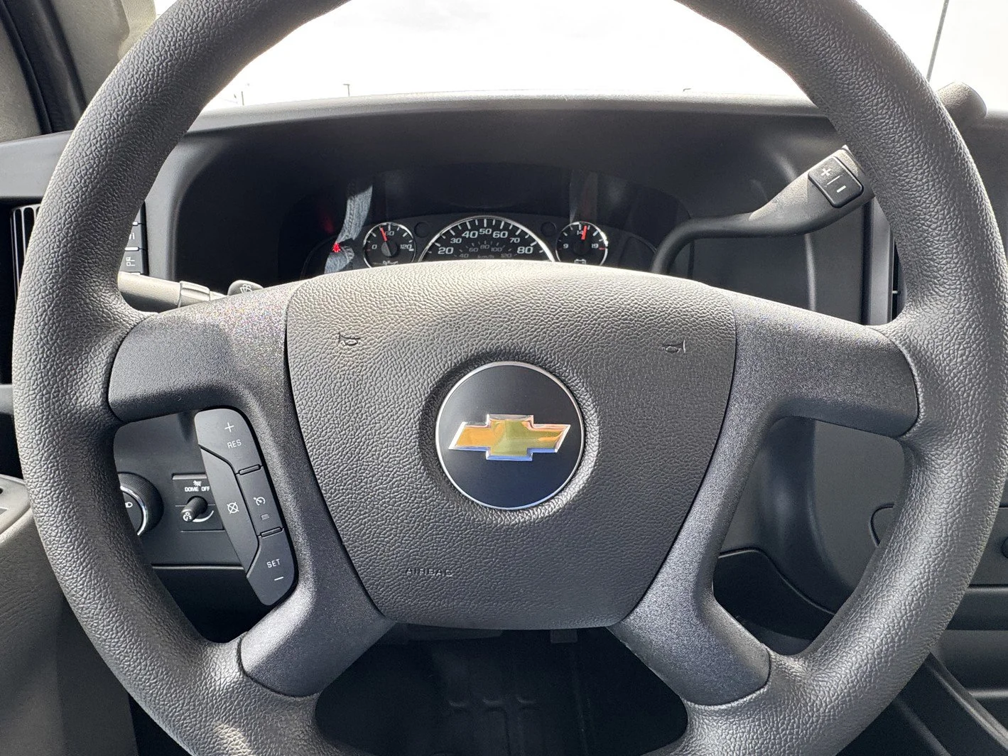New 2026 Summit White Chevrolet WT image 26