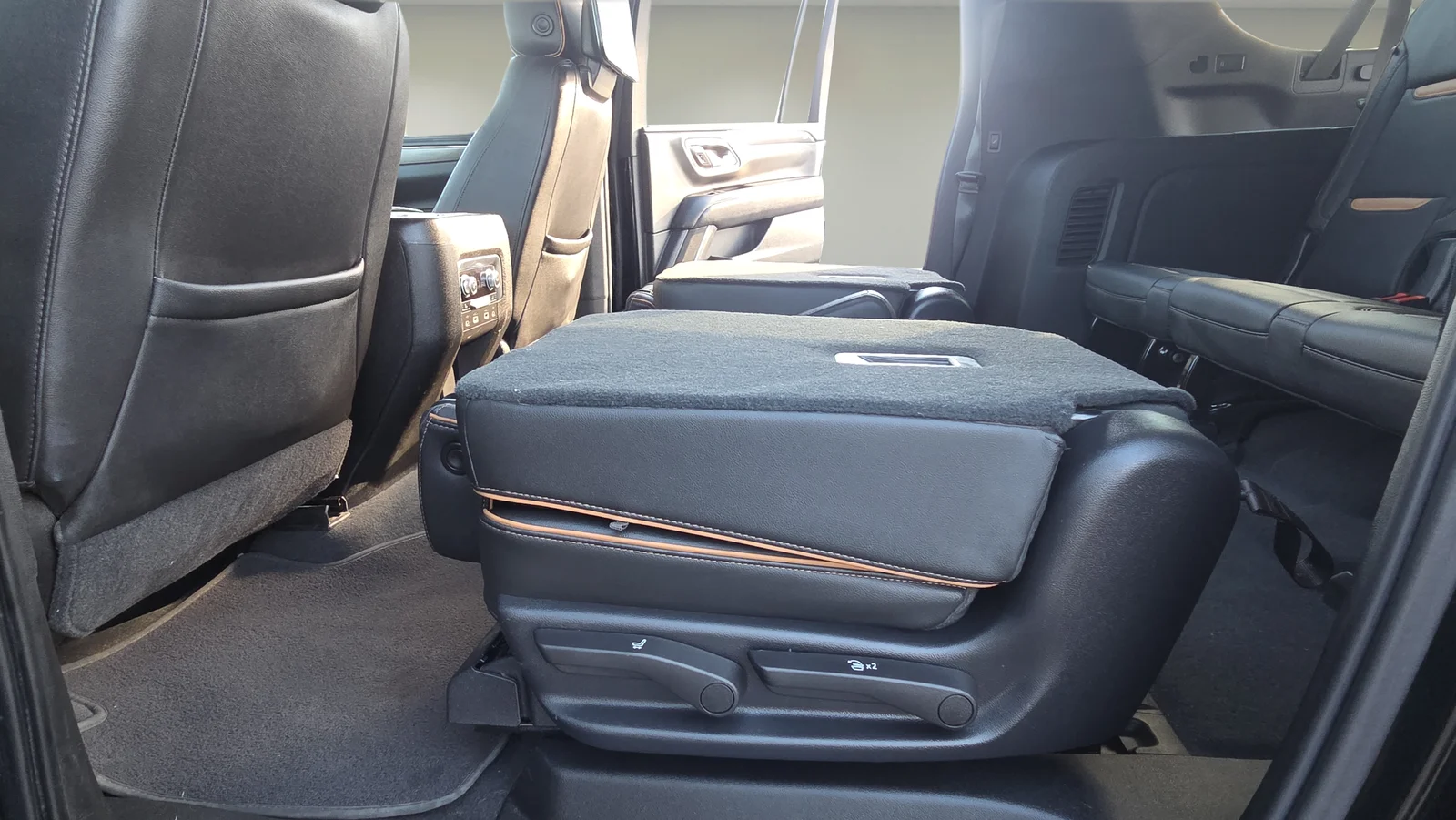 Used 2021 Black GMC AT4 image 21
