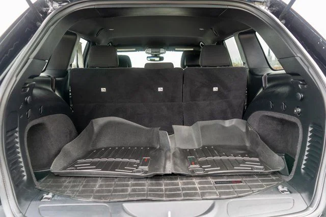 Used 2020 Black Jeep Laredo E image 11