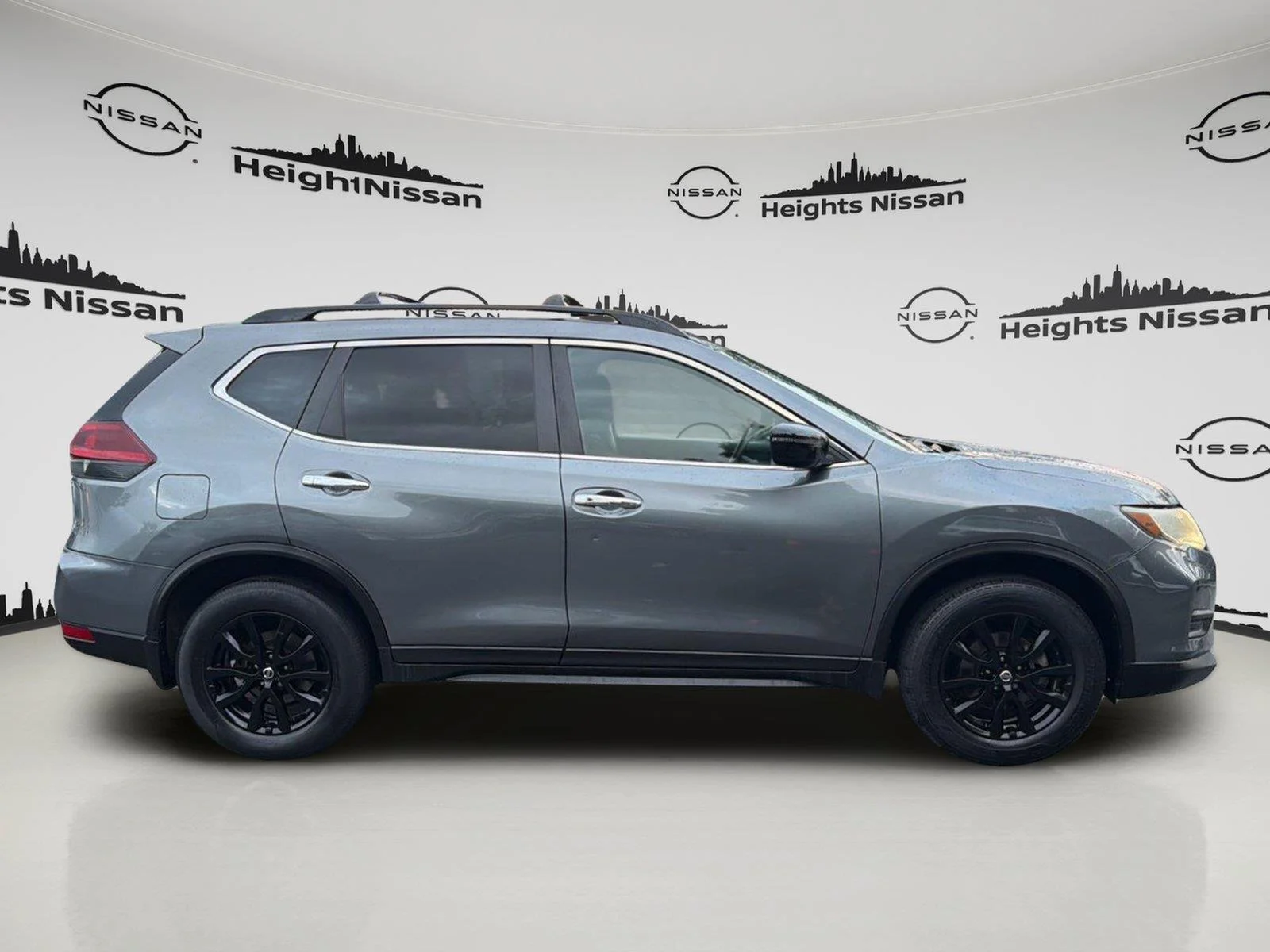 Used 2018 Gun Metallic Nissan SV image 6