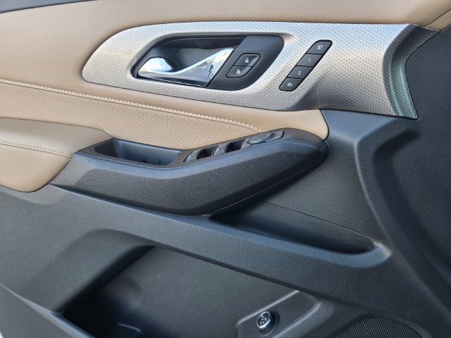 Used 2022 Beige Chevrolet Premier image 17