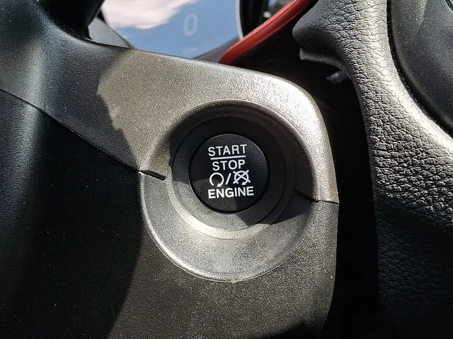 Used 2020 White Jeep Trailhawk image 25