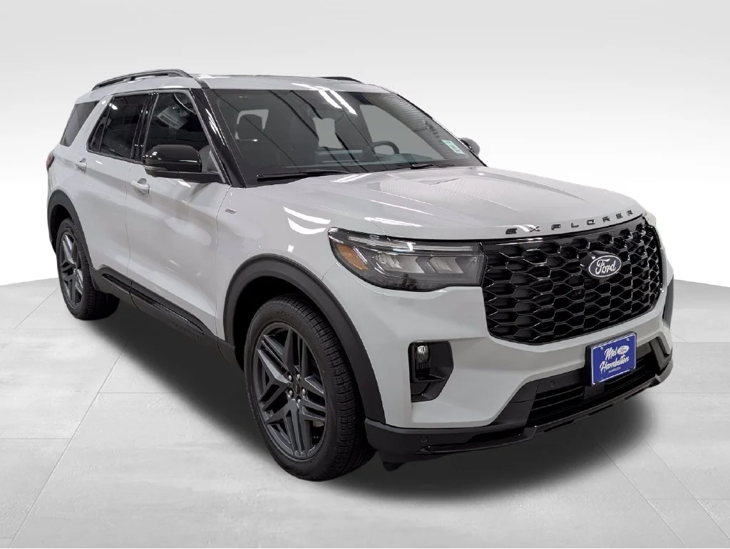 New 2027 Avalanche Gray Ford ST-Line image 18
