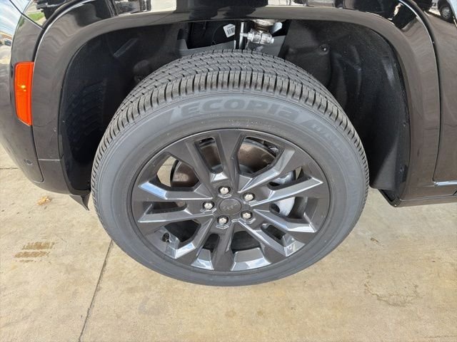 New 2026 Diamond Black Crystal Pearl-Coat Exterior Paint Jeep Limited image 11