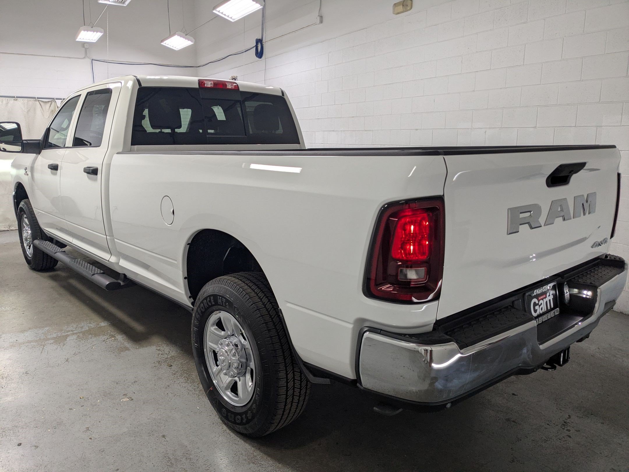 New 2026 Bright White Clear-Coat Exterior Paint RAM Tradesman image 7