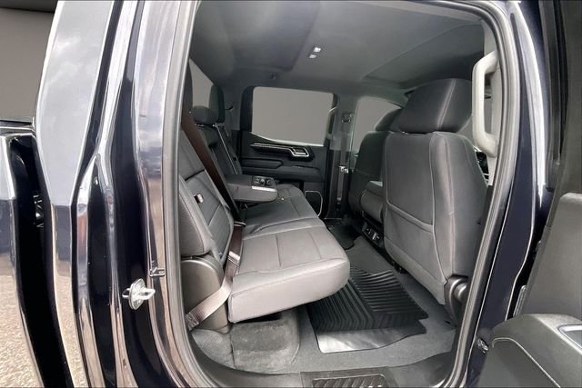 Used 2023 Silver GMC Elevation image 26