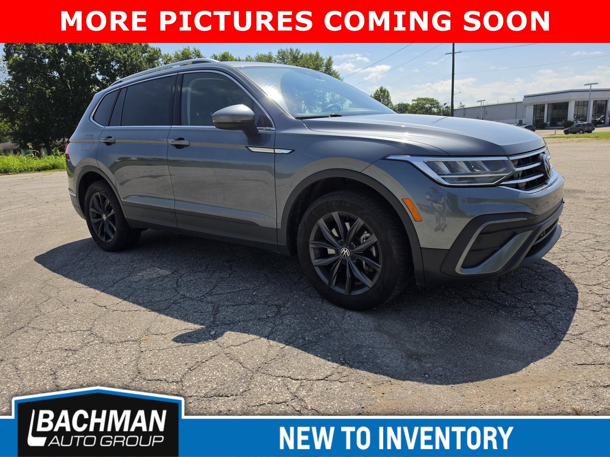 Used 2022 Platinum Gray Metallic Volkswagen SE image 2