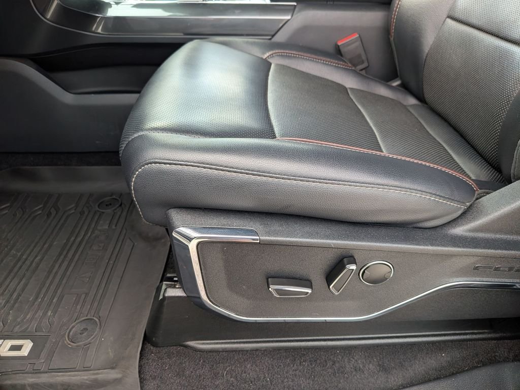 Used 2023 White Ford Lariat image 16