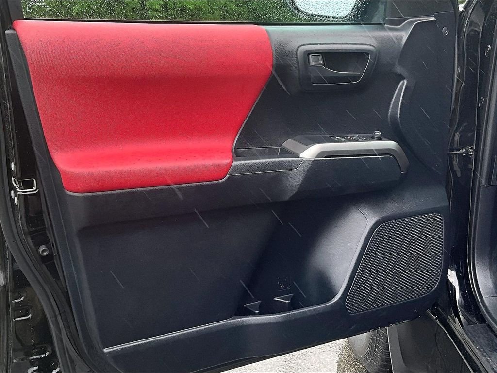 Used 2019 Black Toyota SR5 image 9
