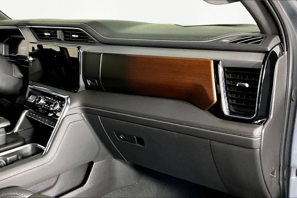 Used 2025 Sterling Metallic GMC Denali image 26