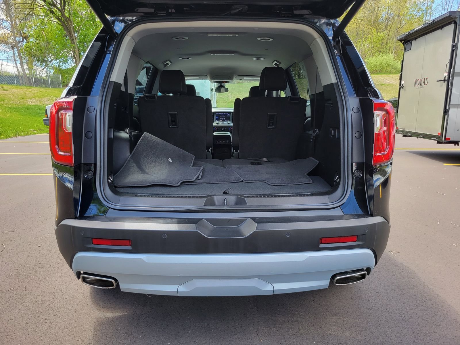 Used 2023 Black GMC SLE image 7