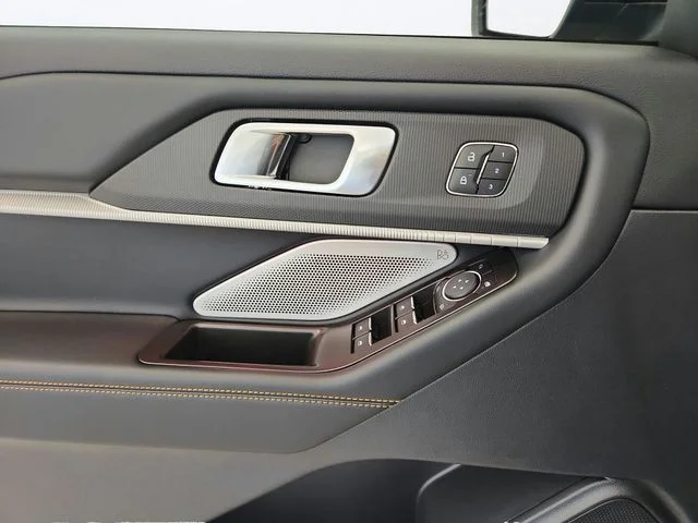 New 2026 Carbonized Gray Metallic Ford Tremor® image 52