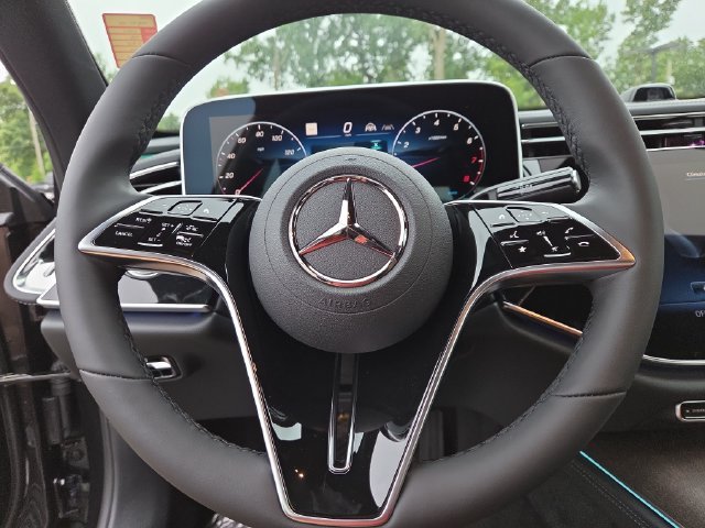 New 2027 Graphite Grey Metallic Mercedes-Benz E450 image 17