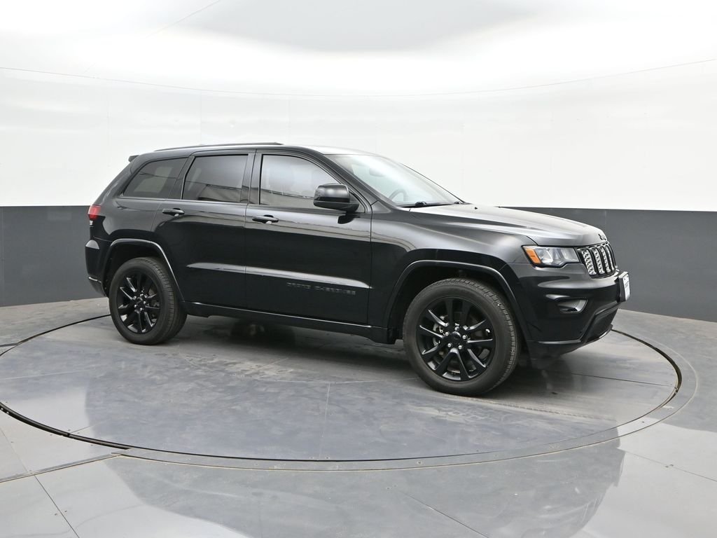 Used 2019 Black Jeep Altitude image 17