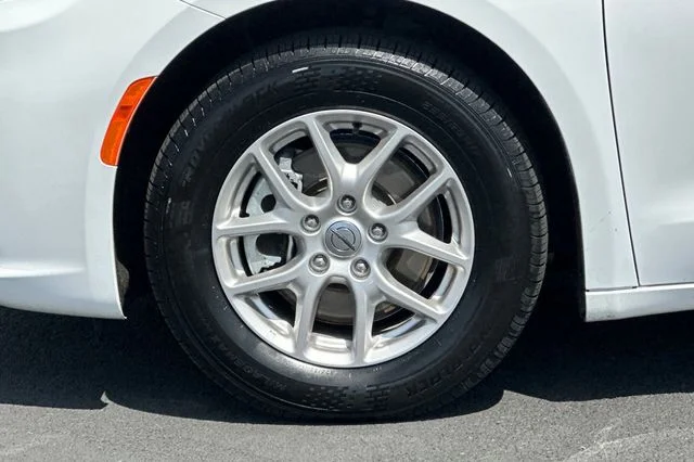 Used 2024 Bright White Clearcoat Chrysler Touring L image 31