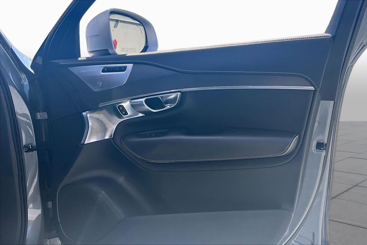 Used 2019 Osmium Grey Metallic Volvo R-Design image 23